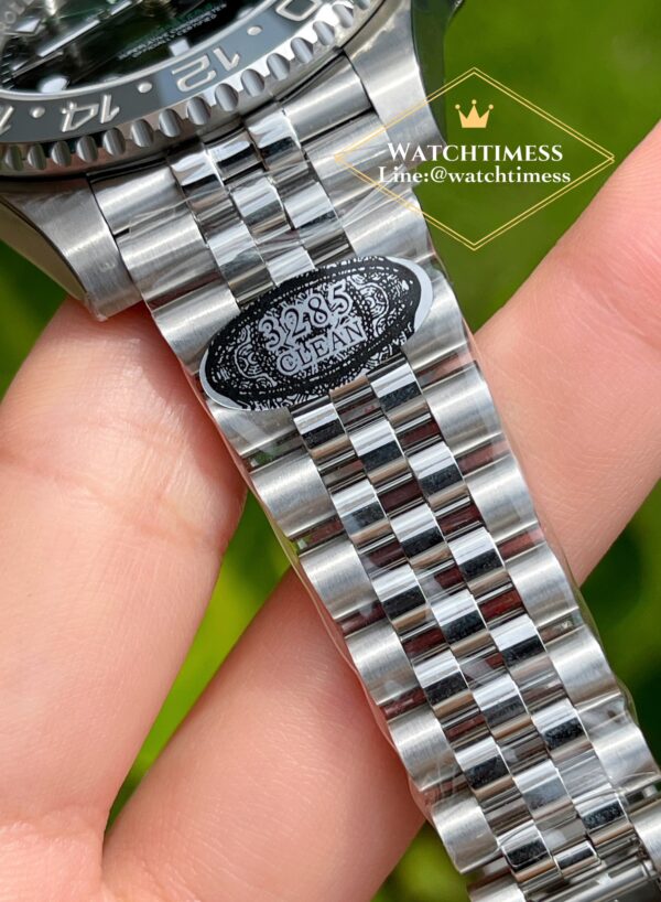 Rolex GMT Master II Black/Grey ‘Bruce Wayne’ Clean v.3 Factory Ref.126710GRNR ( New2024 ) - Image 8