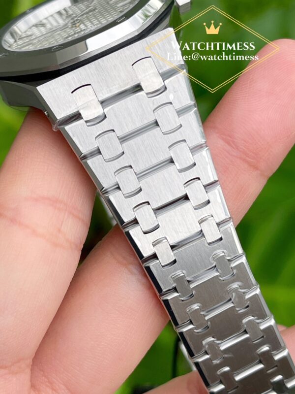 udemars Piguet ‘Ap15450ST’ 37mm. White Dial ZF Factory - Image 6
