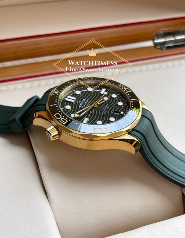 Omega Seamaster 2025 Green Dial Moonshine Yellow Gold VSF Factory - Image 9